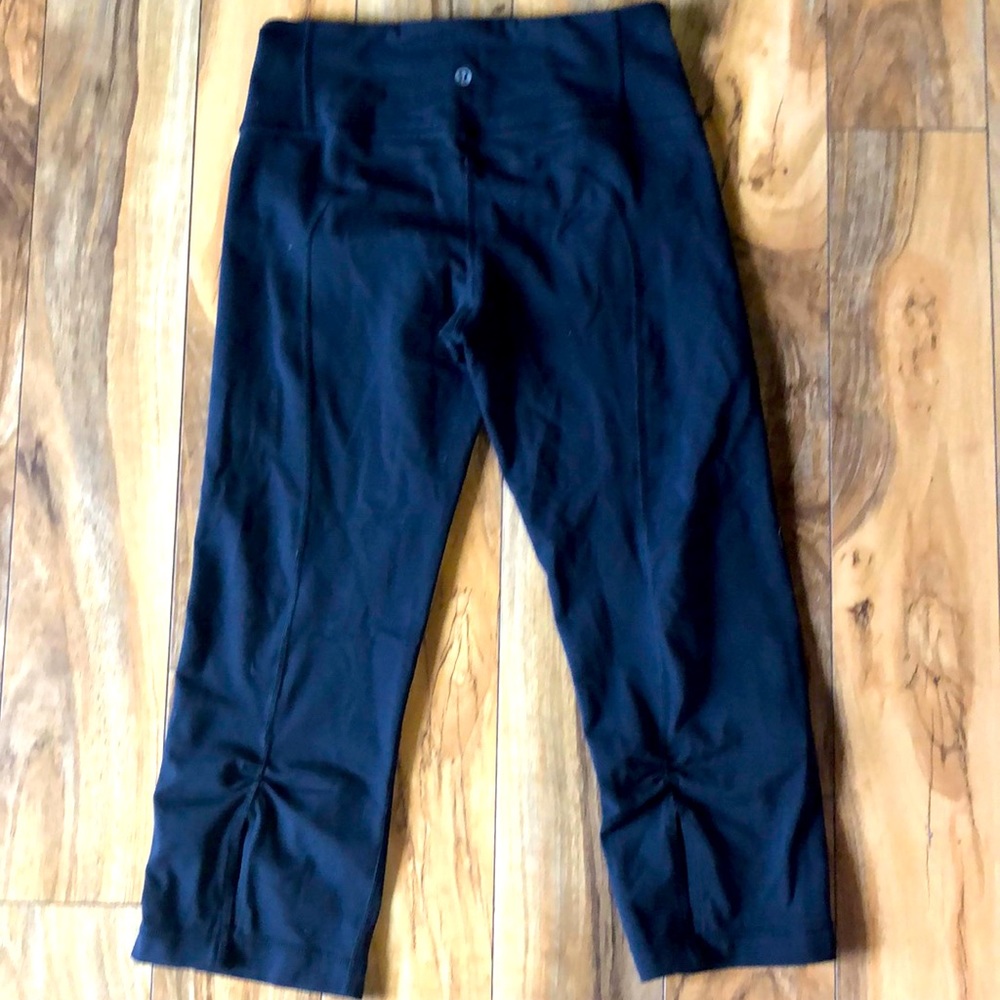 Cropped yoga pants